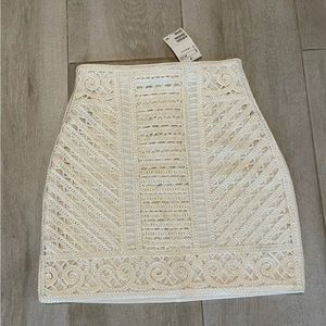 White knit skirt